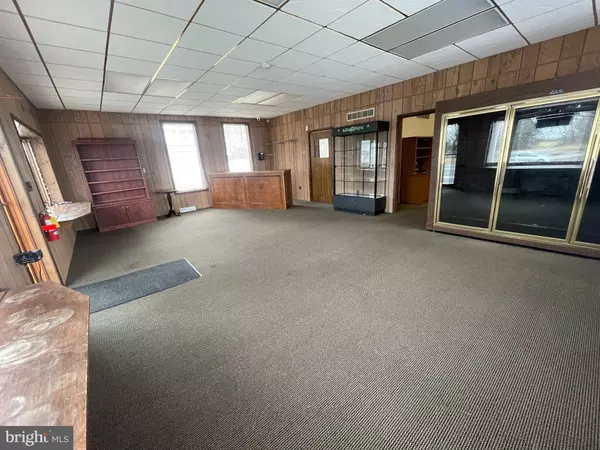 100 S WHITE HORSE PIKE, Hammonton, NJ 08037