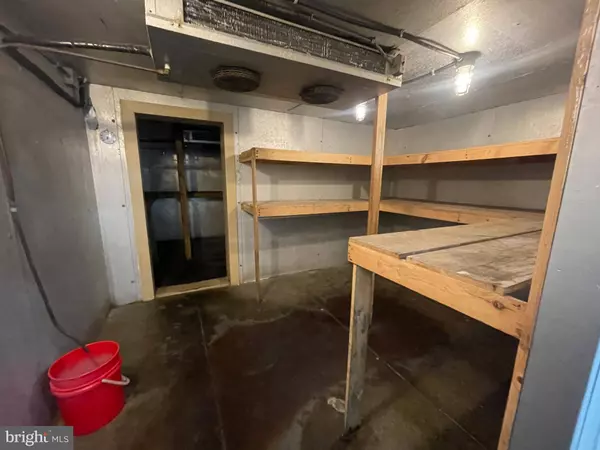 100 S WHITE HORSE PIKE, Hammonton, NJ 08037