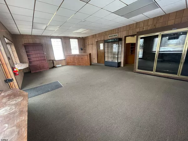 100 S White Horse Pike, Hammonton, NJ 08037