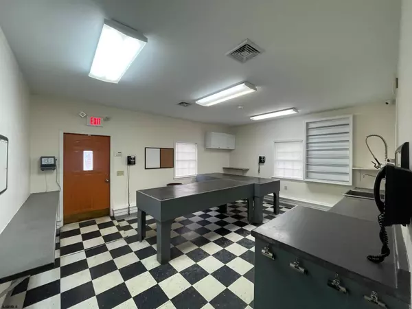 100 S White Horse Pike, Hammonton, NJ 08037