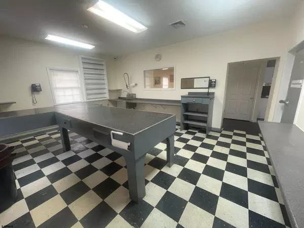 100 S White Horse Pike, Hammonton, NJ 08037