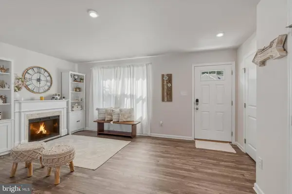 102 CISELEY DR, Sicklerville, NJ 08081