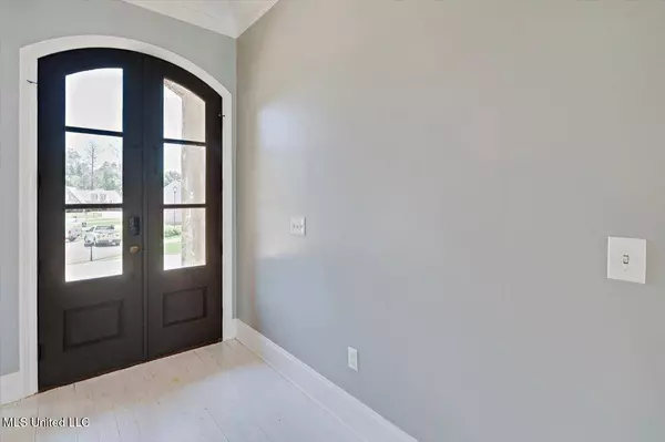 107 Bridgeton Court, Canton, MS 39046