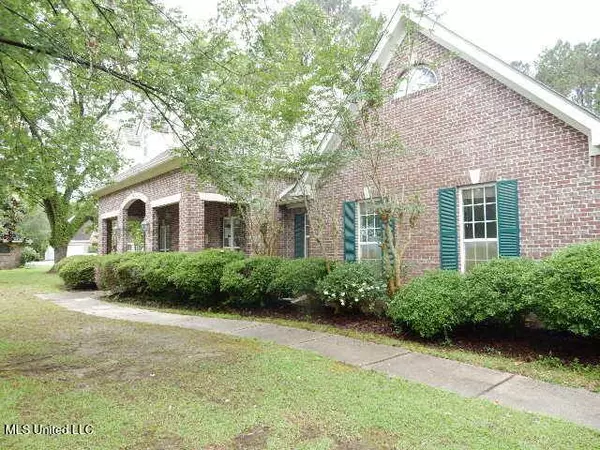 8 Auburn Lane, Hattiesburg, MS 39401
