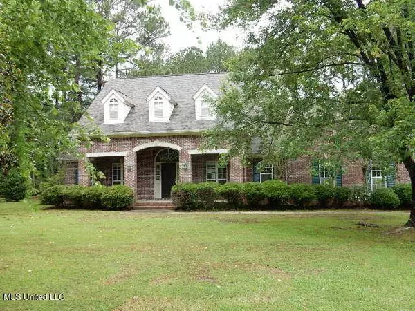 8 Auburn Lane, Hattiesburg, MS 39401