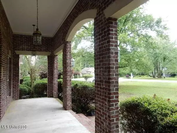 8 Auburn Lane, Hattiesburg, MS 39401