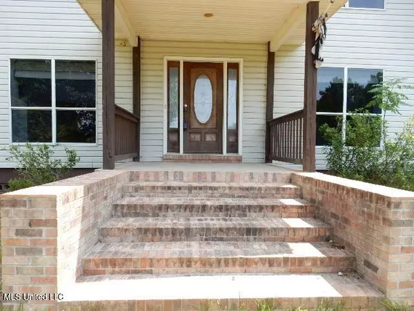 120 Hoadley Road, Poplarville, MS 39470