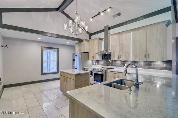 3526 Downing Street, Jackson, MS 39216