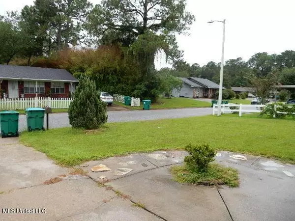 2607 W Stevens Circle, Gulfport, MS 39503