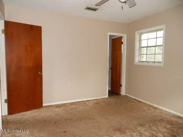 908 Linda Drive, Hattiesburg, MS 39401