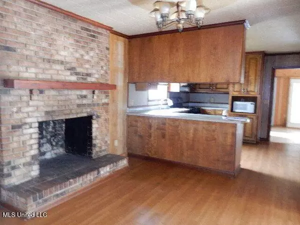 75 L G Collins Road, State Line, MS 39362