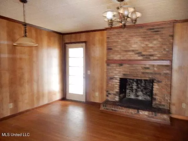 75 L G Collins Road, State Line, MS 39362