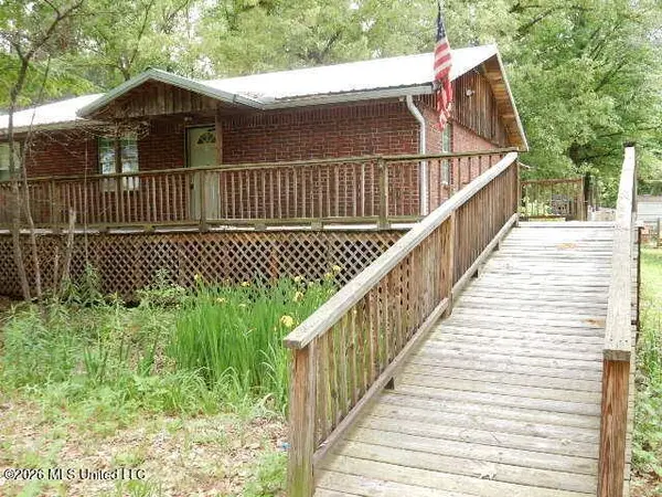 37 Cedar Lane, Coffeeville, MS 38922