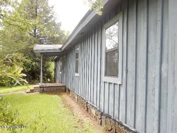 304 Old Highway 21, Forest, MS 39074