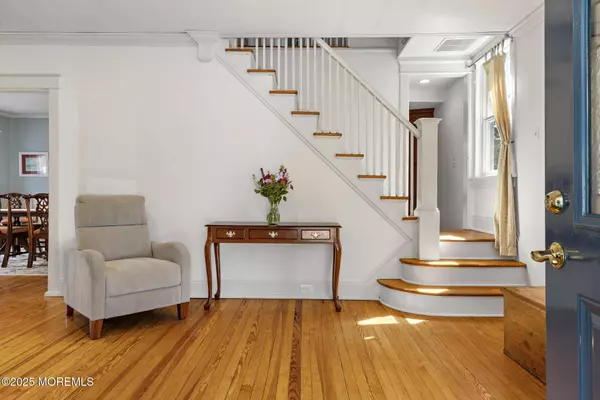 83 Lake Avenue, Fair Haven, NJ 07704