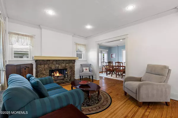 83 Lake Avenue, Fair Haven, NJ 07704