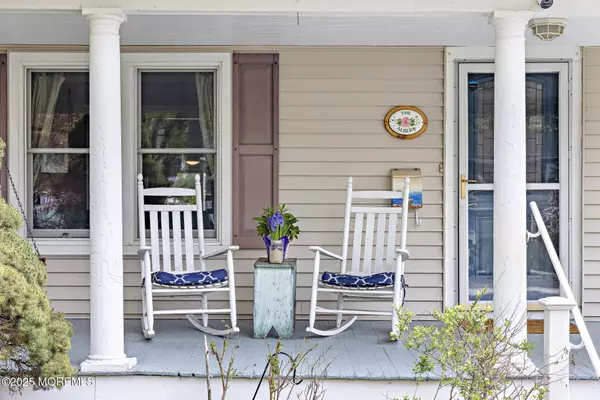 83 Lake Avenue, Fair Haven, NJ 07704