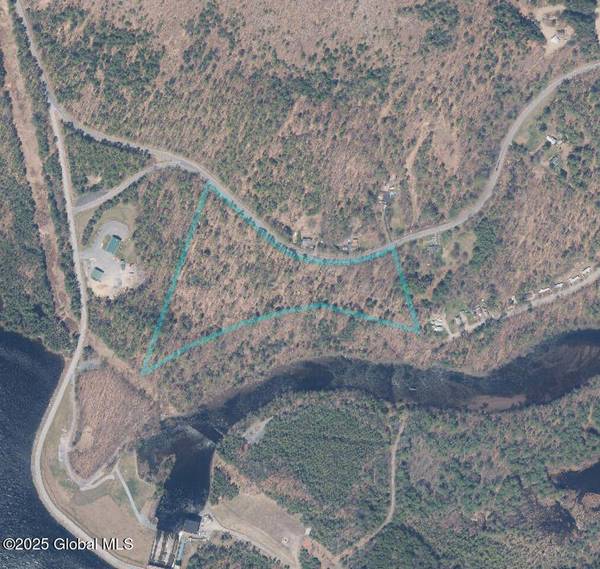 L32.10 N Shore Road, Hadley, NY 12835