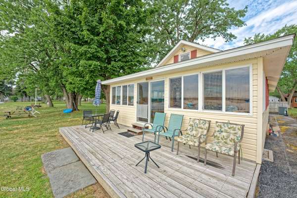 43 Lake Avenue, Malta, NY 12020
