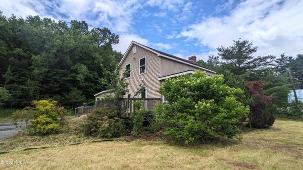 1598 Columbia Turnpike, Schodack, NY 12033