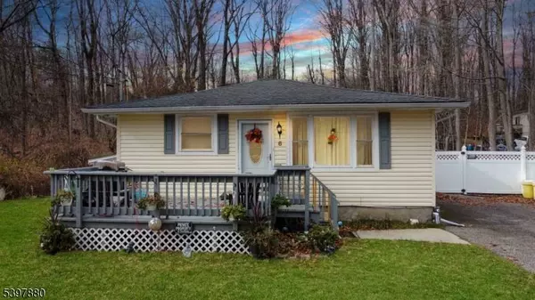 6 Pine St, Vernon Twp., NJ 07422
