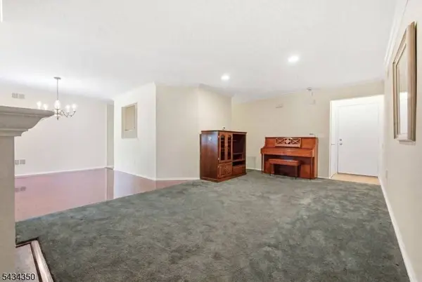 26 Hart Dr, West Orange Twp., NJ 07052