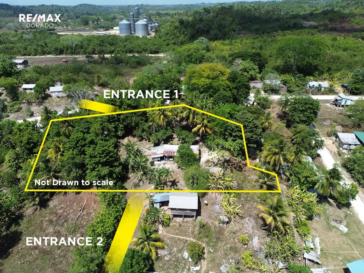 Half Acre Property on a Hill, Ontario Village, District
