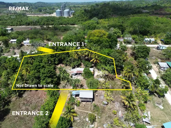 Half Acre Property on a Hill, Ontario Village, District