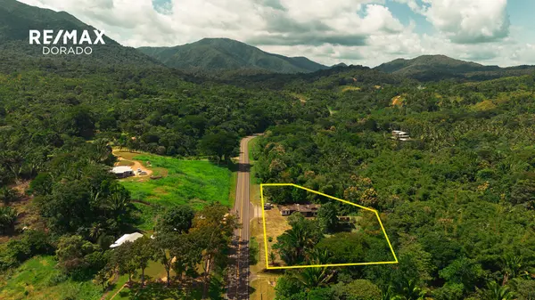 Prime 1.572-Acre Property with Over 325 ft Highway Frontage, Hummingbird Highway, 