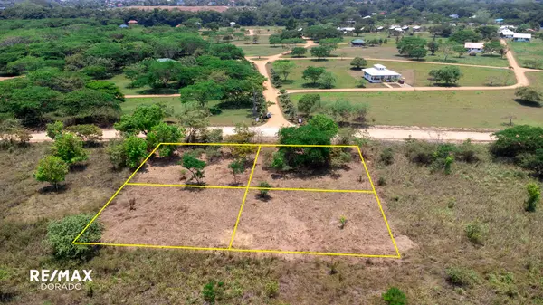 4 oversized house lots next to sustainable community, Santa Familia,