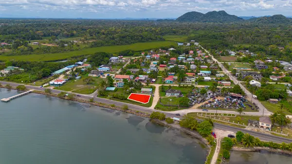Uninterrupted Caribbean Sea Views – Prime Coastal Property in Punta Gorda Town!