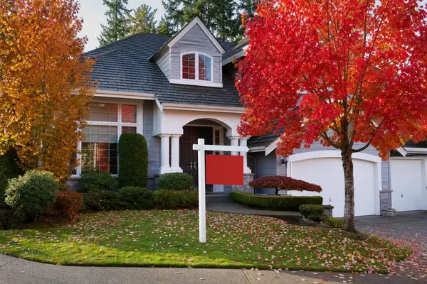 Why Fall Is a Great Time to List Your Mount Laurel, NJ Home: Local Market Stats