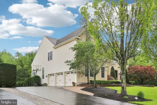 13 LENAPE CT, Mount Laurel, NJ 08054