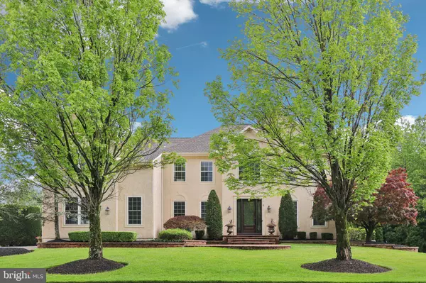 13 LENAPE CT, Mount Laurel, NJ 08054