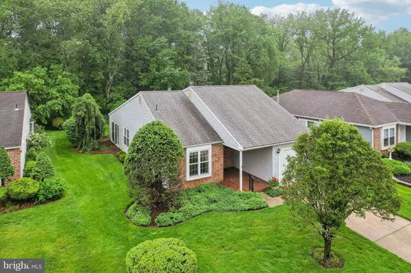 38 FALMOUTH DR, Mount Laurel, NJ 08054