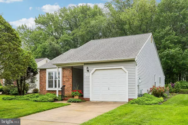 38 FALMOUTH DR, Mount Laurel, NJ 08054