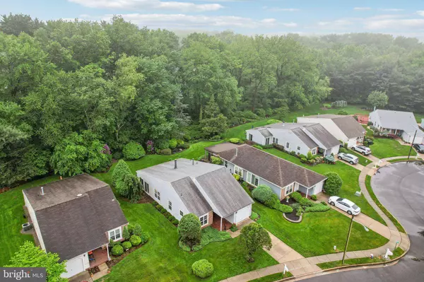 38 FALMOUTH DR, Mount Laurel, NJ 08054