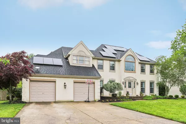 27 HORSESHOE DR, Mount Laurel, NJ 08054