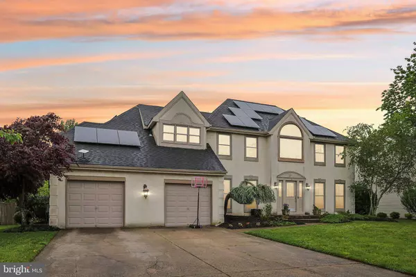 27 HORSESHOE DR, Mount Laurel, NJ 08054