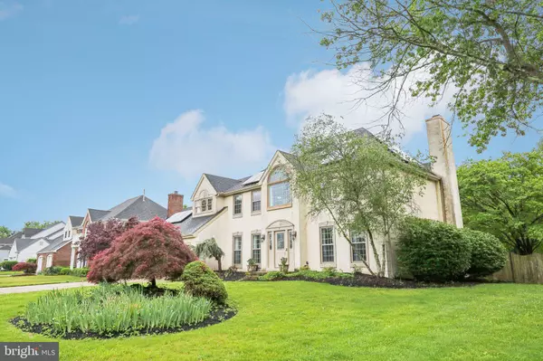 27 HORSESHOE DR, Mount Laurel, NJ 08054