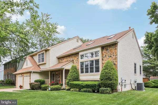 31 TEDDINGTON WAY, Mount Laurel, NJ 08054