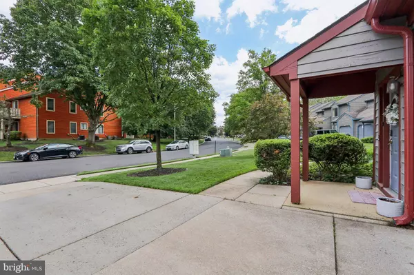 3906-B CHADBURY RD, Mount Laurel, NJ 08054