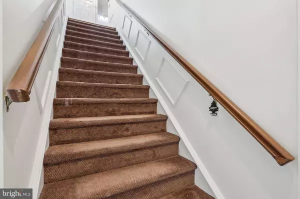 3906-B CHADBURY RD, Mount Laurel, NJ 08054