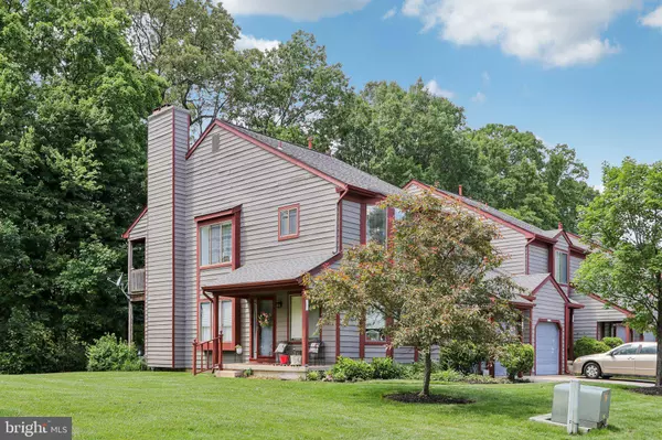 3906-B CHADBURY RD, Mount Laurel, NJ 08054