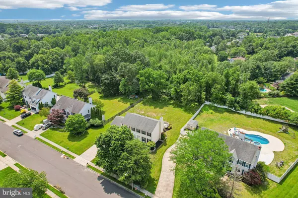 606 SARATOGA DRIVE, Mount Laurel, NJ 08054