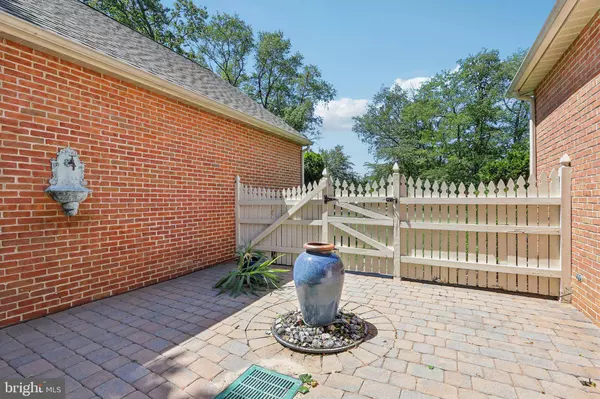 471 WINDROW CLUSTERS DR, Moorestown, NJ 08057