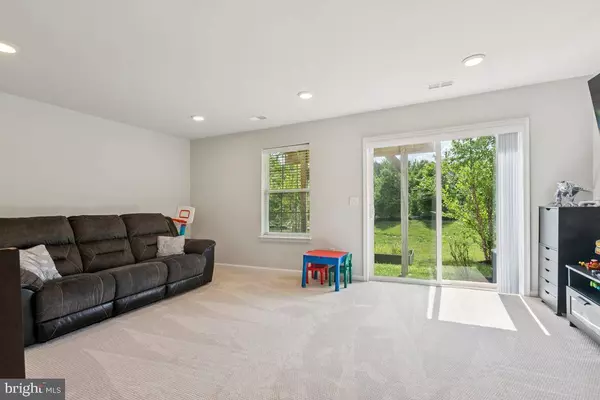 16 NAPLES LN, Mount Laurel, NJ 08054