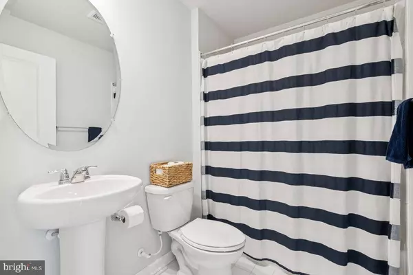 16 NAPLES LN, Mount Laurel, NJ 08054