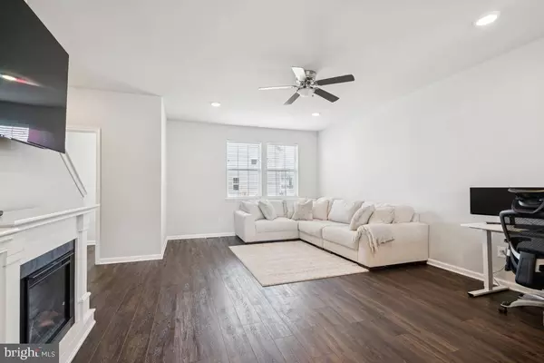 16 NAPLES LN, Mount Laurel, NJ 08054