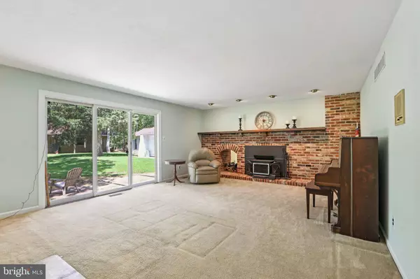 107 PHILLIPS RD, Mount Laurel, NJ 08054